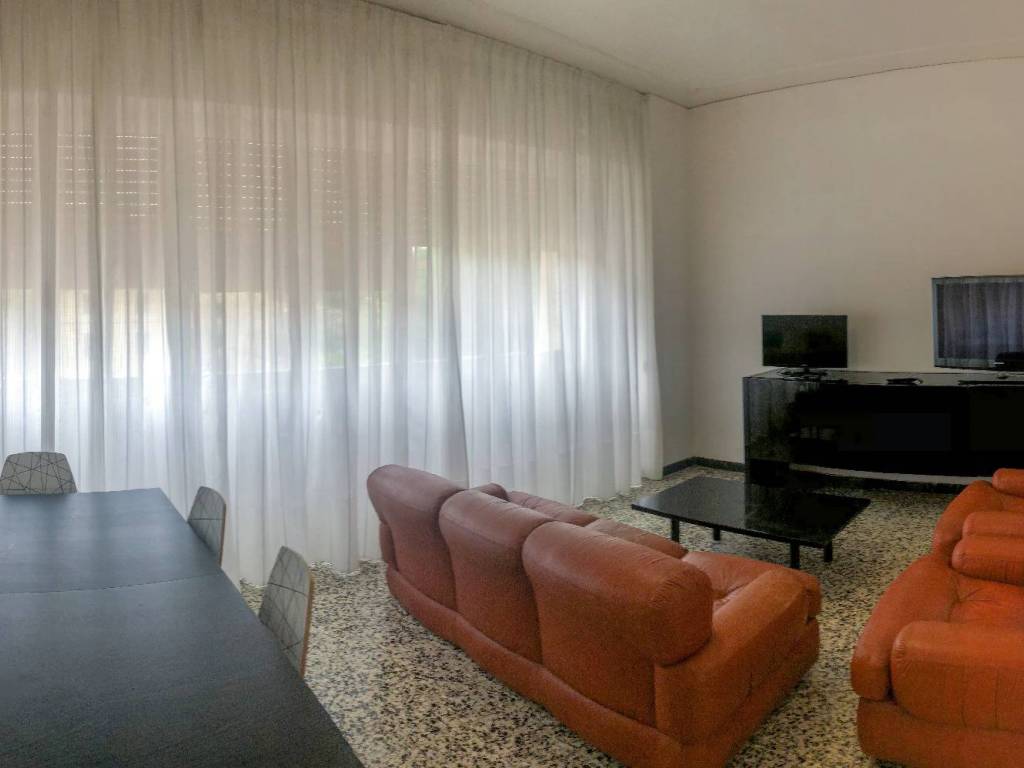 appartamento in vendita a Carrara in zona Stadio