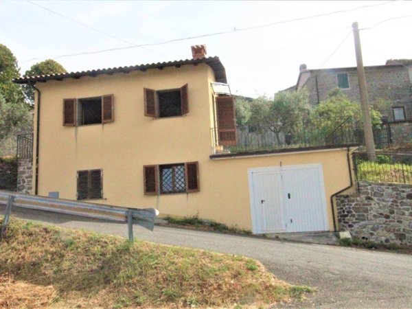 casa indipendente in vendita a Casola in Lunigiana