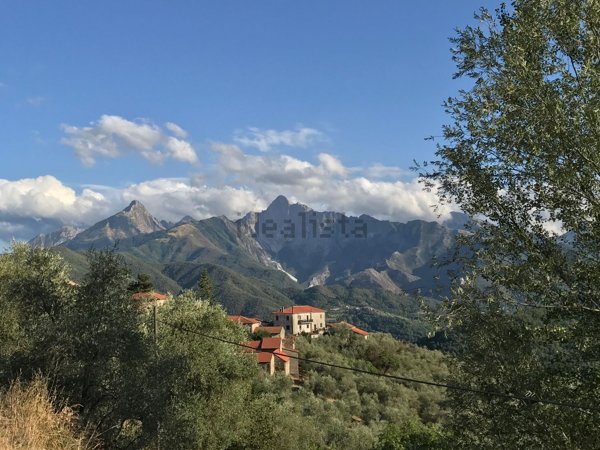 casa indipendente in vendita a Casola in Lunigiana