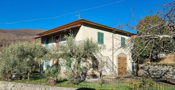 casa indipendente in vendita a Casola in Lunigiana