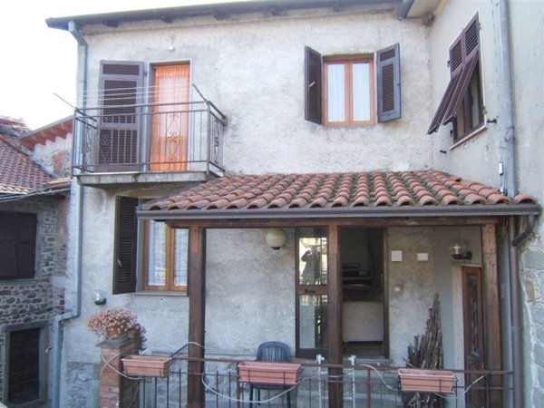 casa indipendente in vendita a Casola in Lunigiana