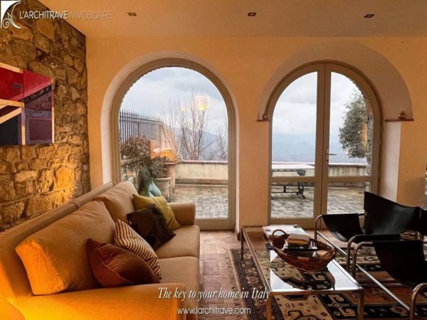 casa indipendente in vendita a Casola in Lunigiana