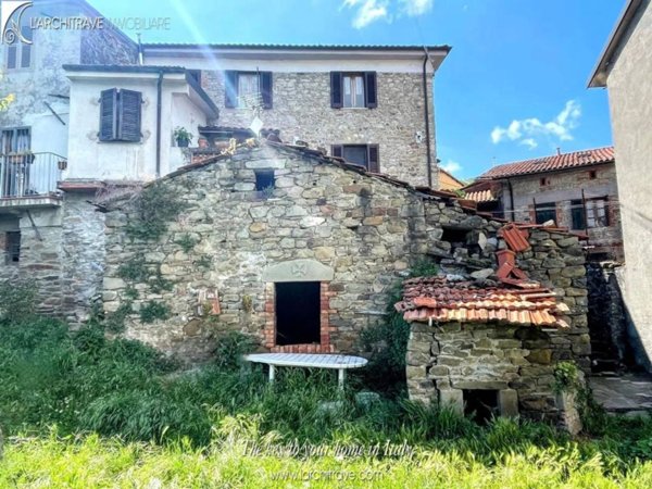 casa indipendente in vendita a Casola in Lunigiana