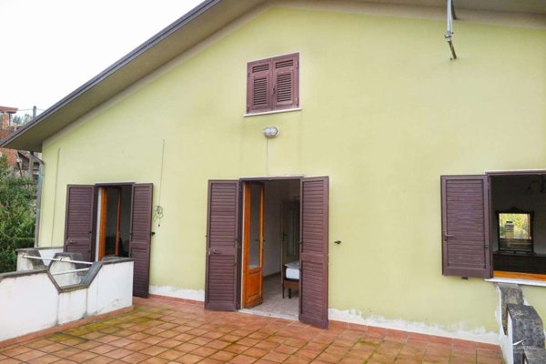 casa indipendente in vendita a Casola in Lunigiana
