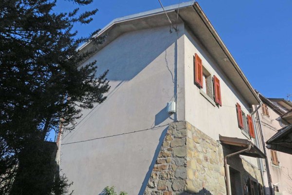 casa indipendente in vendita a Casola in Lunigiana