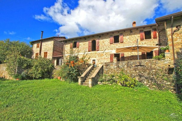 casa indipendente in vendita a Casola in Lunigiana