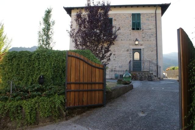 casa indipendente in vendita a Casola in Lunigiana