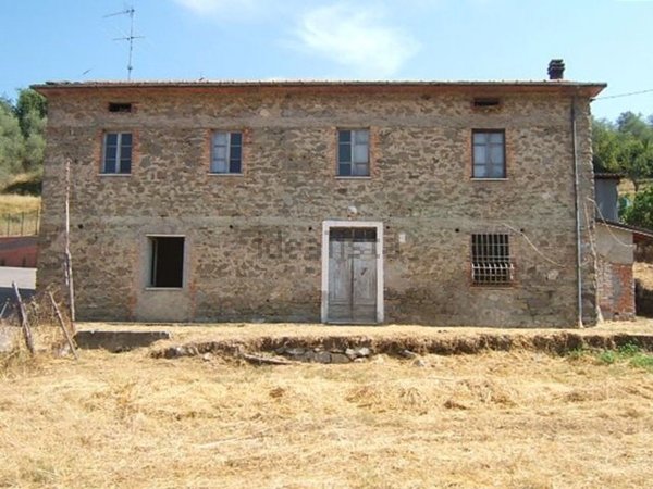 casa indipendente in vendita a Casola in Lunigiana