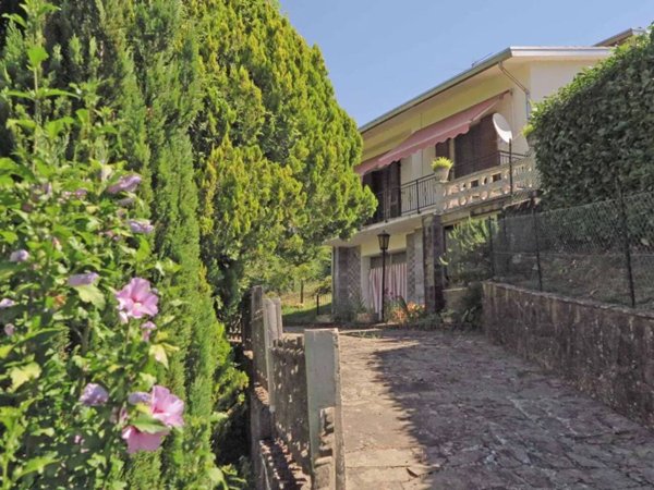 casa indipendente in vendita a Casola in Lunigiana