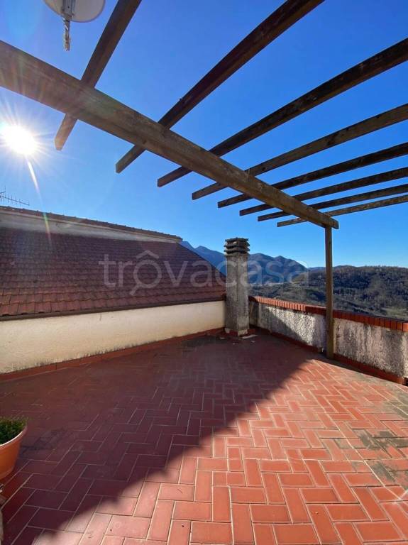 casa indipendente in vendita a Casola in Lunigiana