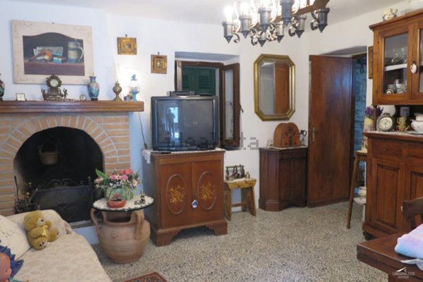 casa indipendente in vendita a Casola in Lunigiana