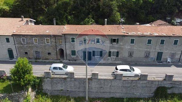 casa indipendente in vendita a Casola in Lunigiana in zona Ugliancaldo