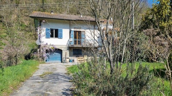 casa indipendente in vendita a Casola in Lunigiana