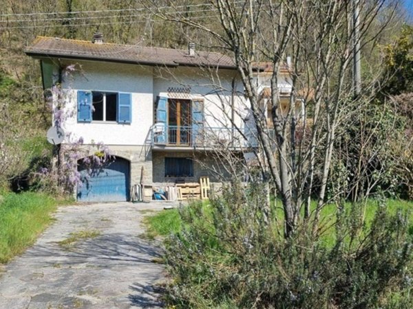 casa indipendente in vendita a Casola in Lunigiana