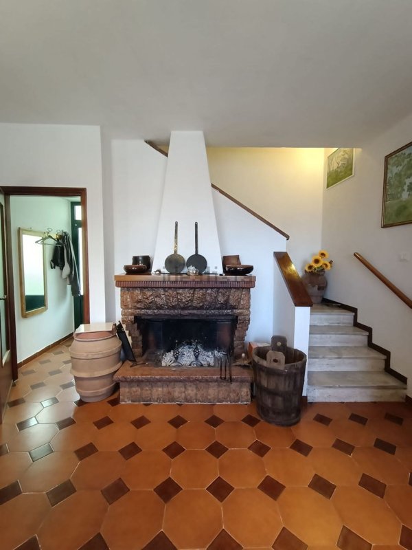 casa indipendente in vendita a Casola in Lunigiana
