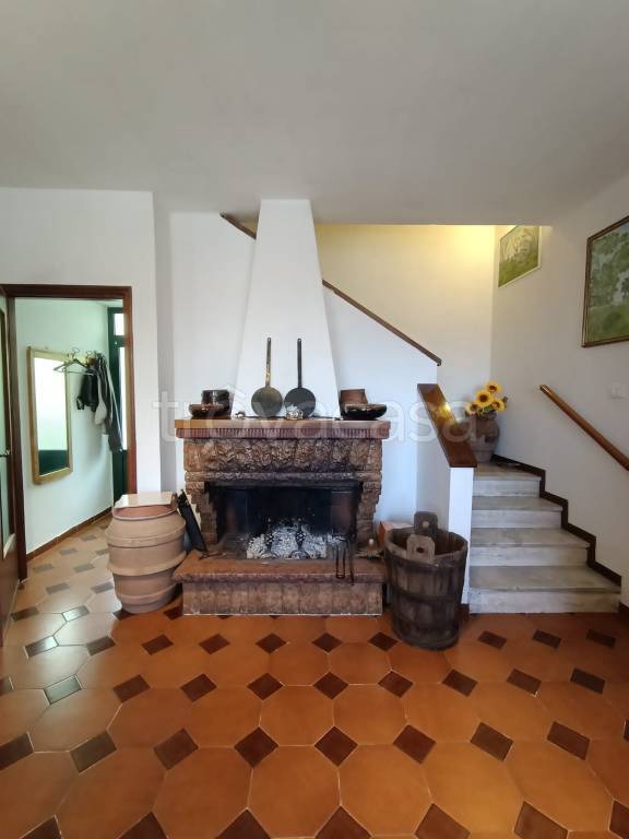 casa indipendente in vendita a Casola in Lunigiana
