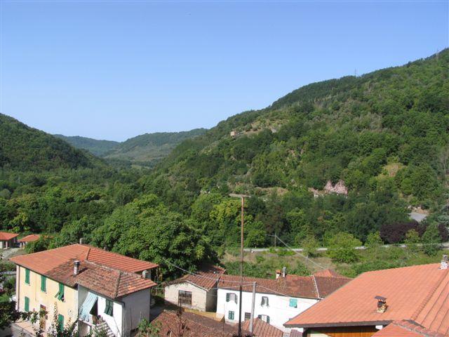casa indipendente in vendita a Casola in Lunigiana