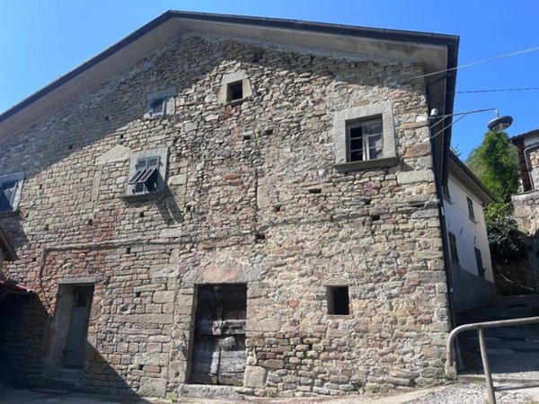 casa indipendente in vendita a Casola in Lunigiana