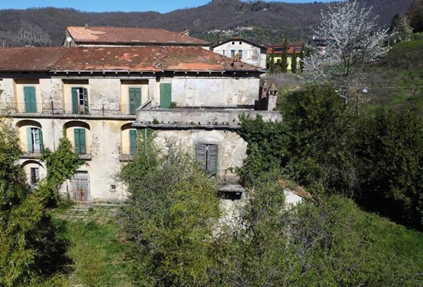 casa indipendente in vendita a Casola in Lunigiana