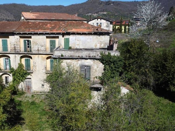 casa indipendente in vendita a Casola in Lunigiana