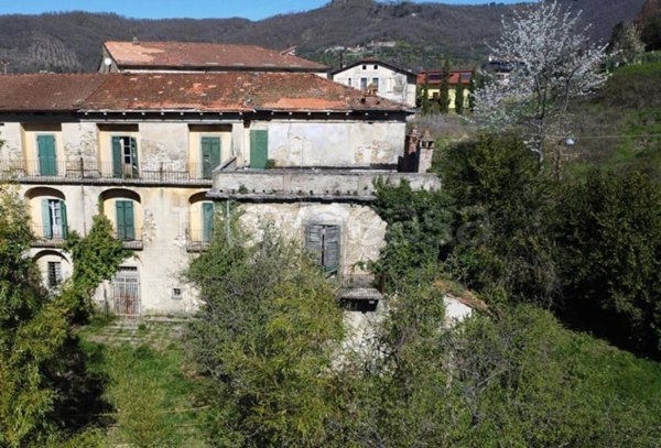 casa indipendente in vendita a Casola in Lunigiana