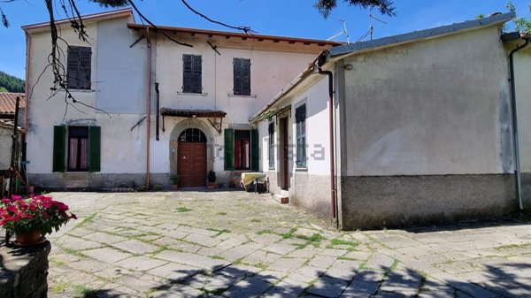 casa indipendente in vendita a Casola in Lunigiana