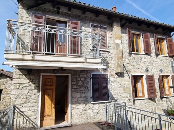casa indipendente in vendita a Casola in Lunigiana