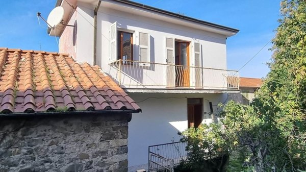casa indipendente in vendita a Casola in Lunigiana