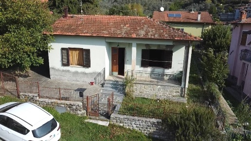 casa indipendente in vendita a Casola in Lunigiana
