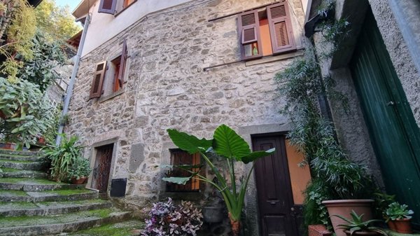 casa indipendente in vendita a Casola in Lunigiana in zona Codiponte