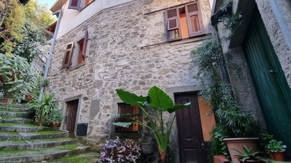 casa indipendente in vendita a Casola in Lunigiana in zona Codiponte