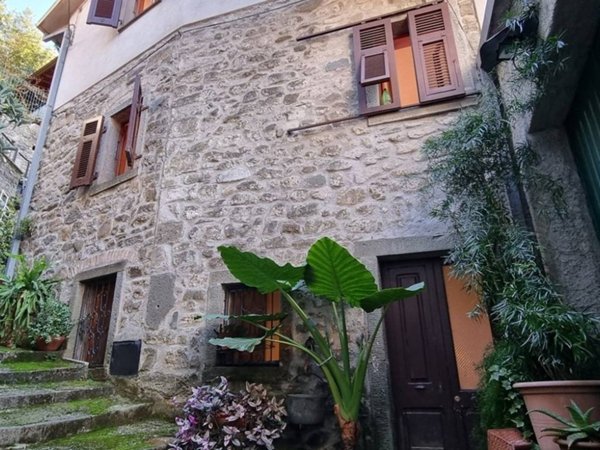 casa indipendente in vendita a Casola in Lunigiana