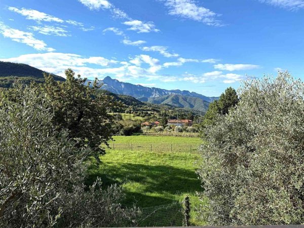 casa indipendente in vendita a Casola in Lunigiana