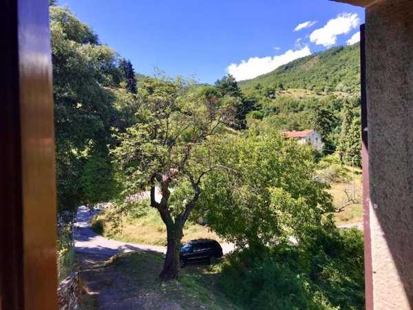 casa indipendente in vendita a Casola in Lunigiana