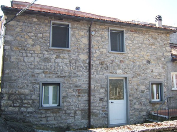 casa semindipendente in vendita a Casola in Lunigiana