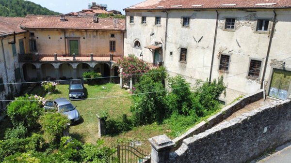 casa indipendente in vendita a Casola in Lunigiana