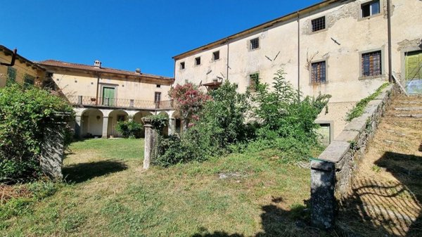 casa indipendente in vendita a Casola in Lunigiana