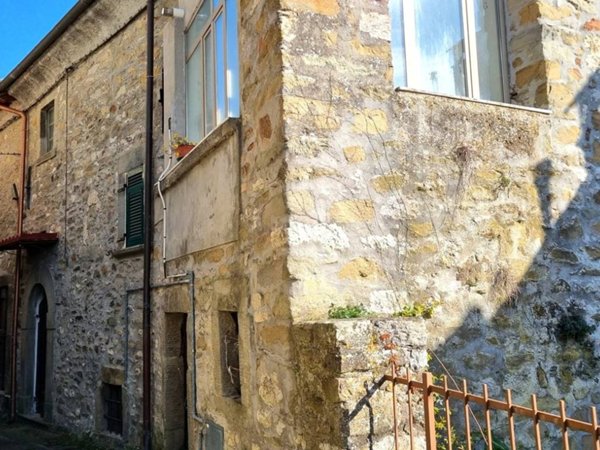 casa indipendente in vendita a Casola in Lunigiana
