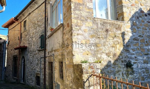 casa indipendente in vendita a Casola in Lunigiana