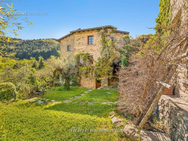 casa indipendente in vendita a Casola in Lunigiana