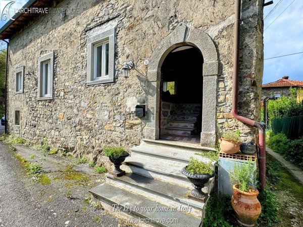 casa semindipendente in vendita a Casola in Lunigiana