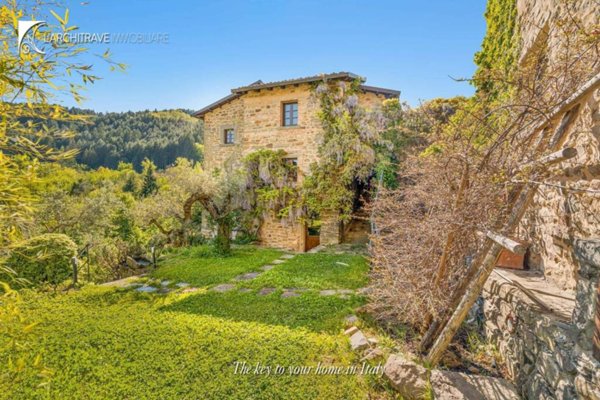 casa indipendente in vendita a Casola in Lunigiana