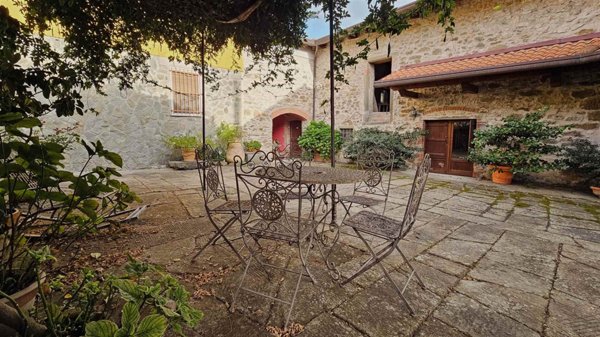 casa indipendente in vendita a Casola in Lunigiana in zona Luscignano