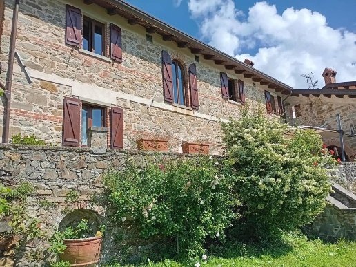 casa indipendente in vendita a Casola in Lunigiana in zona Luscignano