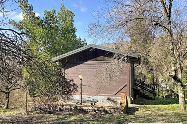 casa indipendente in vendita a Casola in Lunigiana in zona Castello di Regnano