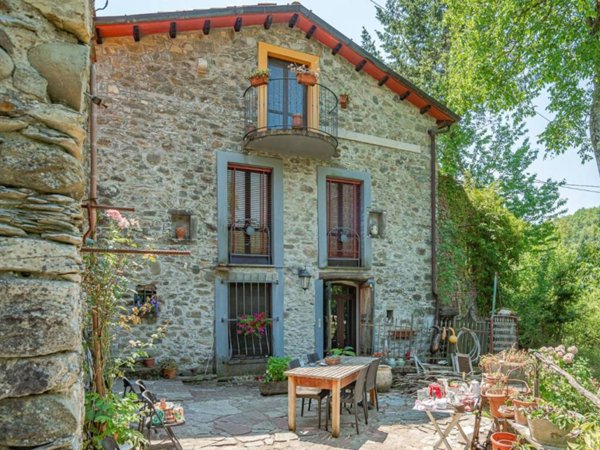 casa indipendente in vendita a Comano