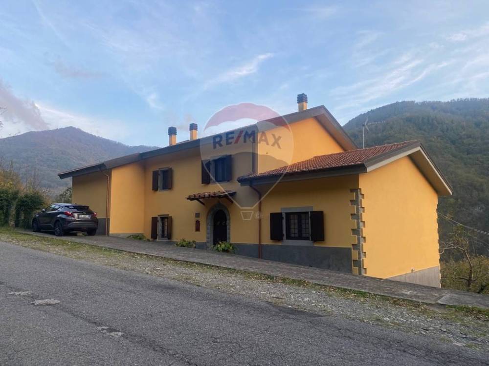 casa indipendente in vendita a Comano