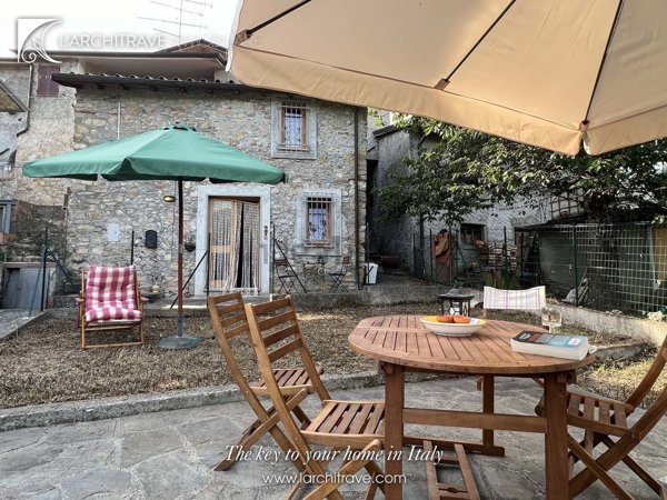 casa indipendente in vendita a Comano