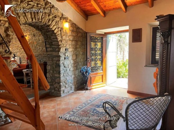 casa indipendente in vendita a Comano