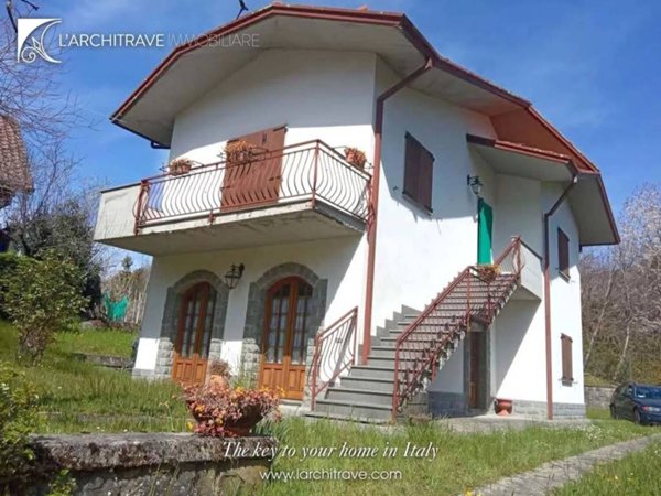 casa indipendente in vendita a Comano